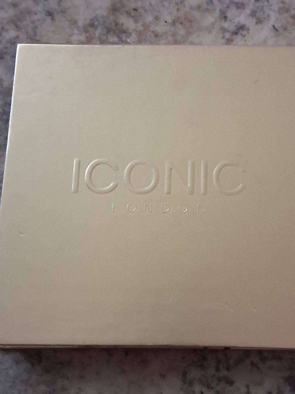 ICONIC London Eyeshadow Palette NWOT